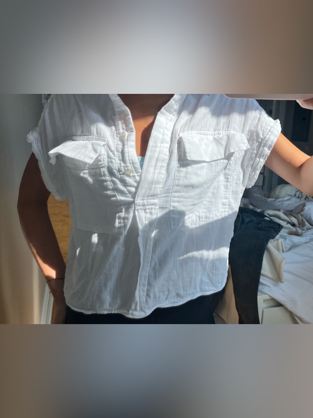Banana Republic White Short Sleeve Button Front Pocket Top